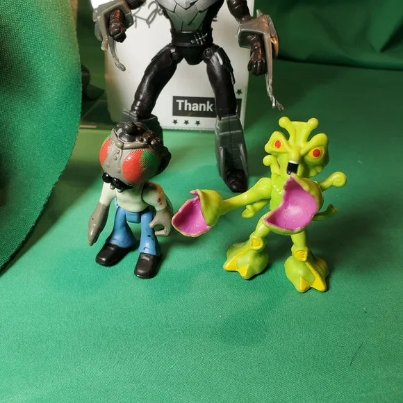 Vintage Teenage Mutant Ninja Turtles (TMNT) Action Figure & Merchandise Lot - Picture 6 of 17